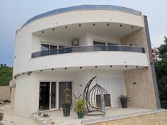 Vila 350m2 - Bar - Kunje