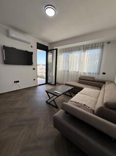 Dvosoban stan 85m2 - Bar - Šušanj
