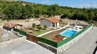 Porodična kuća 57m2 - Podgorica - Farmaci