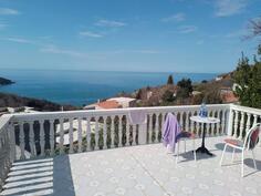 Kuća sa više stanova 200m2 - Ulcinj - Kruče