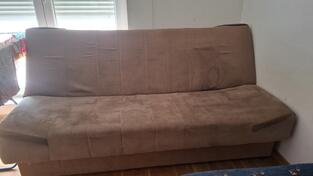 Prodajem dva trosjeda