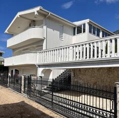 Porodična kuća 240m2 - Bar - Šušanj