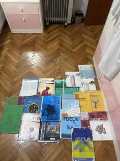 Prodajem udzbenike za prvi razred opste gimnazije