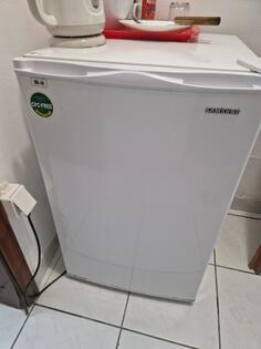 Prodajem 15 frizidera