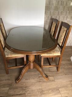 Sto i 6 stolica puno drvo, očuvani 