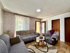 Dvosoban stan 75m2 - Bar - Bjeliši