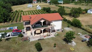 Porodična kuća 340m2 - Danilovgrad - Gornji Martinići