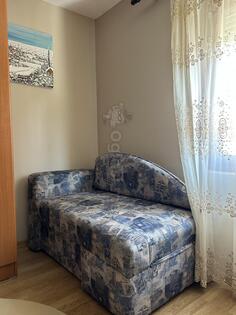 Fotelja-ležaj,nov i očuvan namjestaj,ne korišćen 