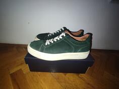 Prodajem Max Code patike br.44