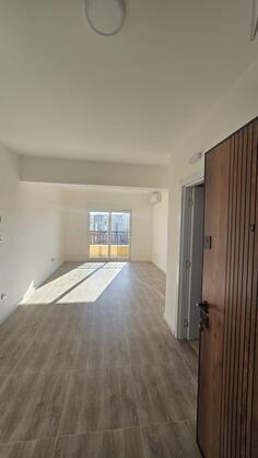 Garsonjera 30m2 - Bar - Šušanj