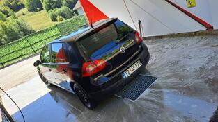 Volkswagen - Golf 5 - 2.0
