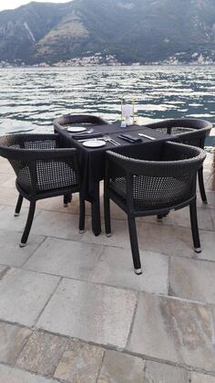 Baštenska garnitura