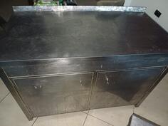 Stolovi, stolice i separei