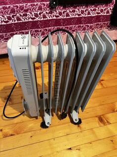 Uljni električni radijator/ grejalica