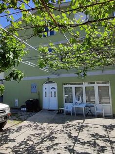 Kuća sa više stanova 370m2 - Bar - Šušanj