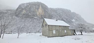 Porodična kuća 212m2 - Šavnik - Komarnica