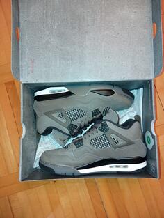 Nike AIR JORDAN 4 RETRO