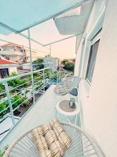 Kuća sa više stanova 100m2 - Bar - Sutomore