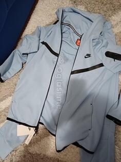 Prodajem Nike tech fleeche
