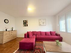 Trosoban stan 100m2 - Bar - Centar grada