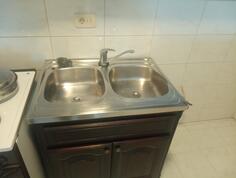 Prodajem drvenu kuhinju - visece sa sudoperom