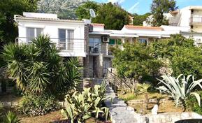 Kuća sa više stanova 142m2 - Bar - Dobra Voda