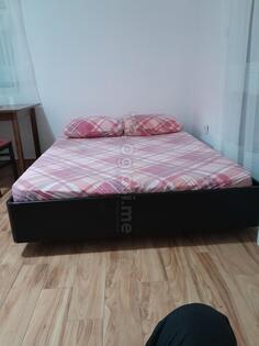 Prodajem 3 ista francuska kreveta sa dusecima