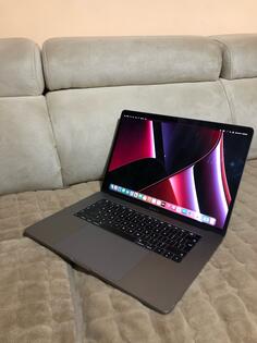 Apple Macbook Pro - 15.4" Intel i7 16GB GB