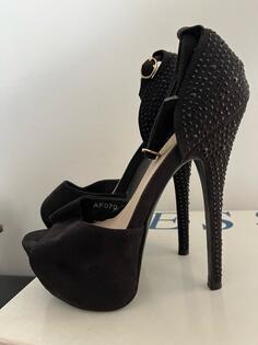 firmirane stikle nosene par puta 