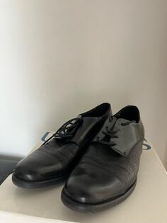 ne nosene firmirane zenske cipele 