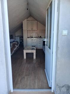 Porodična kuća 30m2 - Podgorica - Tološi