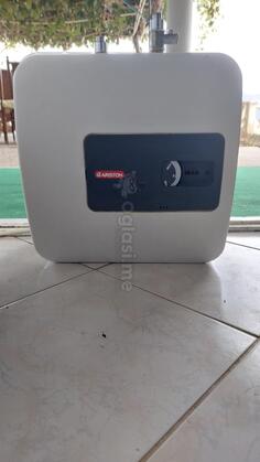 Bojler Ariston niskomontazni-Hitno samo 40 eur!
