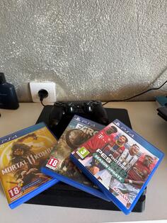 Sony - PlayStation 4