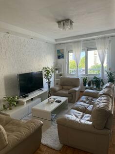 Trosoban stan 73m2 - Bar - Centar grada