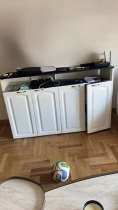 kuhinjski šank, puno drvo, mermerna radna ploča.