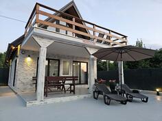 Porodična kuća 150m2 - Bar - Tomba