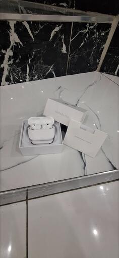 PRODAJEM SLUSALICE AIR PODS 