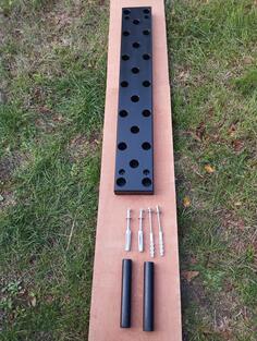 Peg board climbing ,nova kvalitetna drvena ploča za vertikalno penjanje. Klinovi i montažni pribor .99x15x5cm max 250 kg.Za komercijanu i kućnu upotrebu