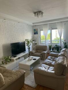 Trosoban stan 73m2 - Bar - Centar grada