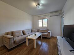 Dvosoban stan 70m2 - Bar - Centar grada