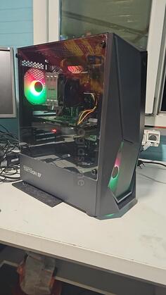 7700, 16GB, RX 570 8GB, SSD 512GB - Intel i7 - 16GB GB DDR4 - SSD disk