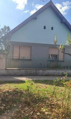 Porodična kuća 100m2 - Bački Petrovac - Maglić