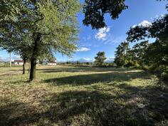 Građevinsko zemljište 2150m2 - Danilovgrad - > Okolina grada