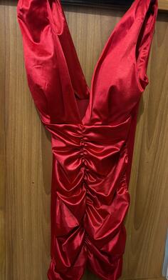 Prodajem haljinu, nikad nosena