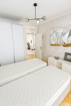 Garsonjera 70m2 - Podgorica - Preko Morače