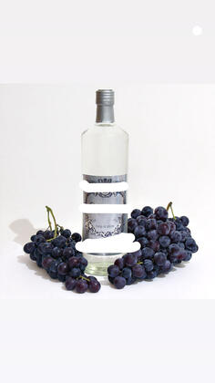 Prodajem 100 litara rakije 