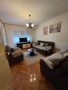 Dvosoban stan 70m2 - Bar - Centar grada