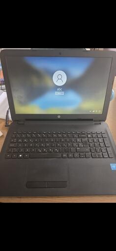 HP QVUARU8 - 15.6" Intel Celeron 4GB GB