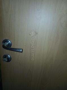 Na prodaju 5 polovnih sobnih vrata + 1 nova blindirana vrata