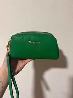 Novcanik/ torbica, nikad iskoriscenja, mala je